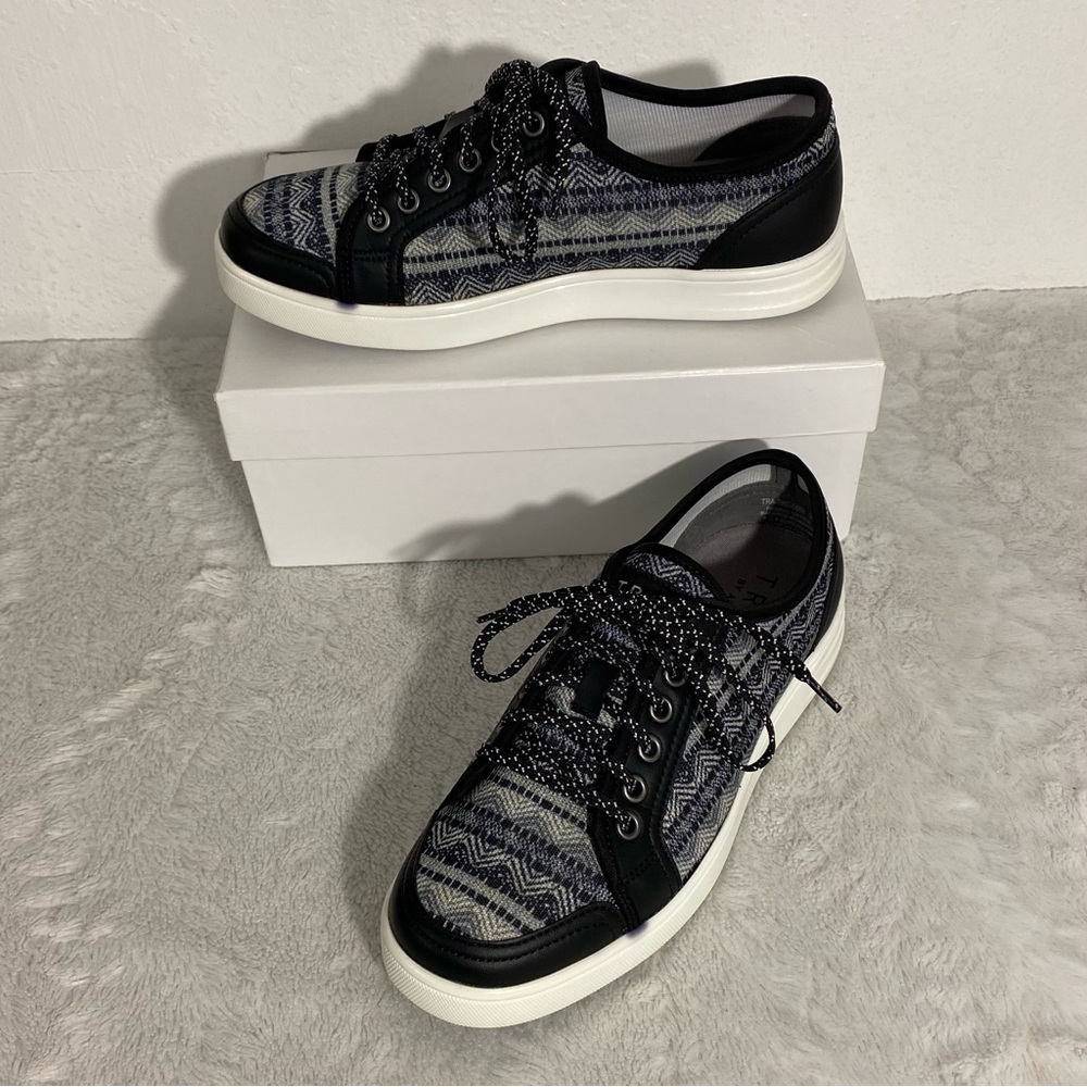 Traq by Alegria Sneaq Sari Black Gray Print Knit Sneakers Size 38 EU (US 8-8.5)